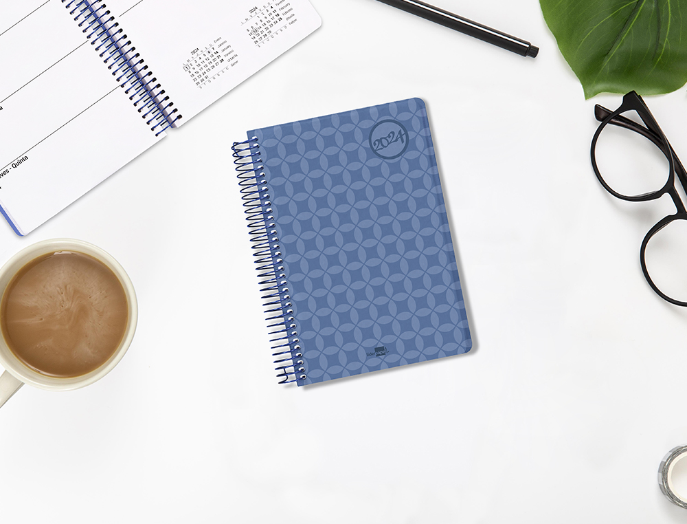 AGENDA ESPIRAL LIDERPAPEL CLASSIC A6 2024 SEMANA VISTA PORTADA POLIPROPILENO PAPEL 70 GR COLOR AZUL